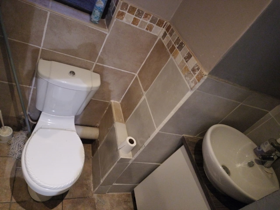 1 Bedroom Property for Sale in Vredenhof Sh Free State